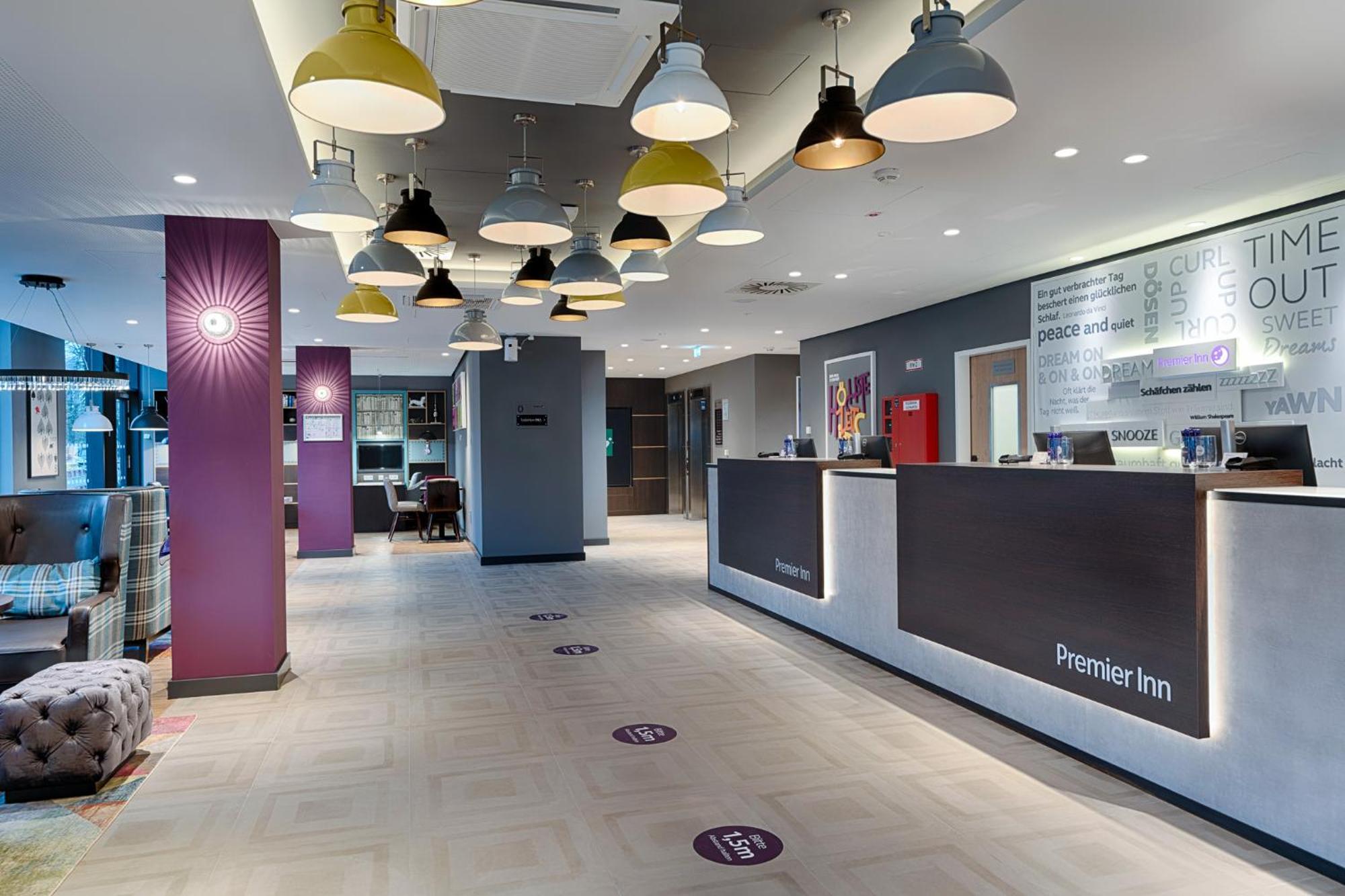Premier Inn Berlin City Wilmersdorf Exterior foto