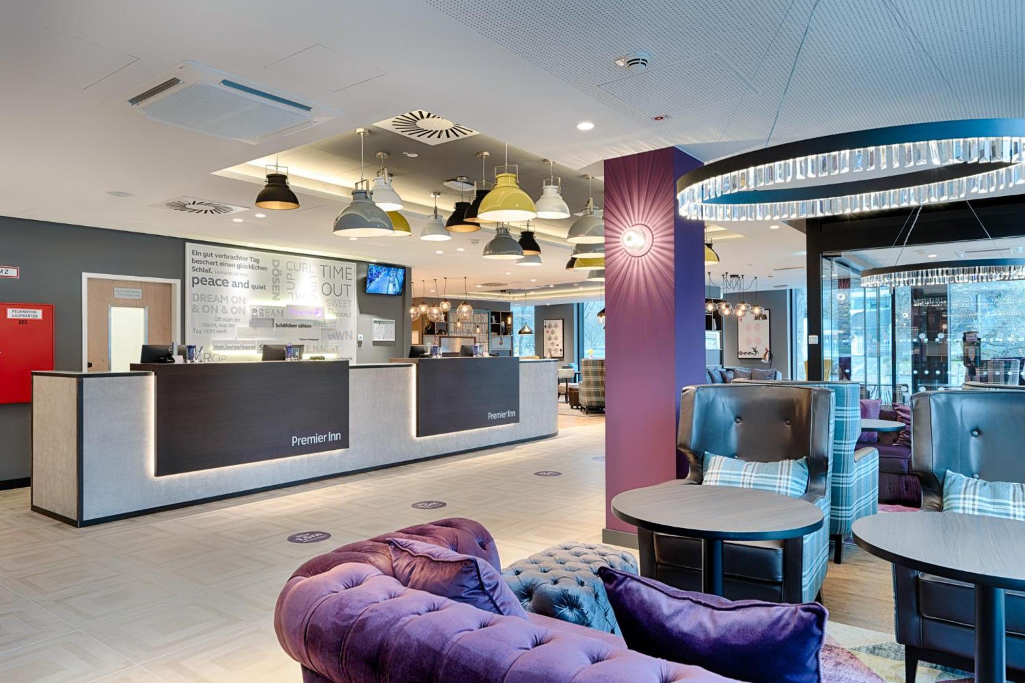Premier Inn Berlin City Wilmersdorf Exterior foto
