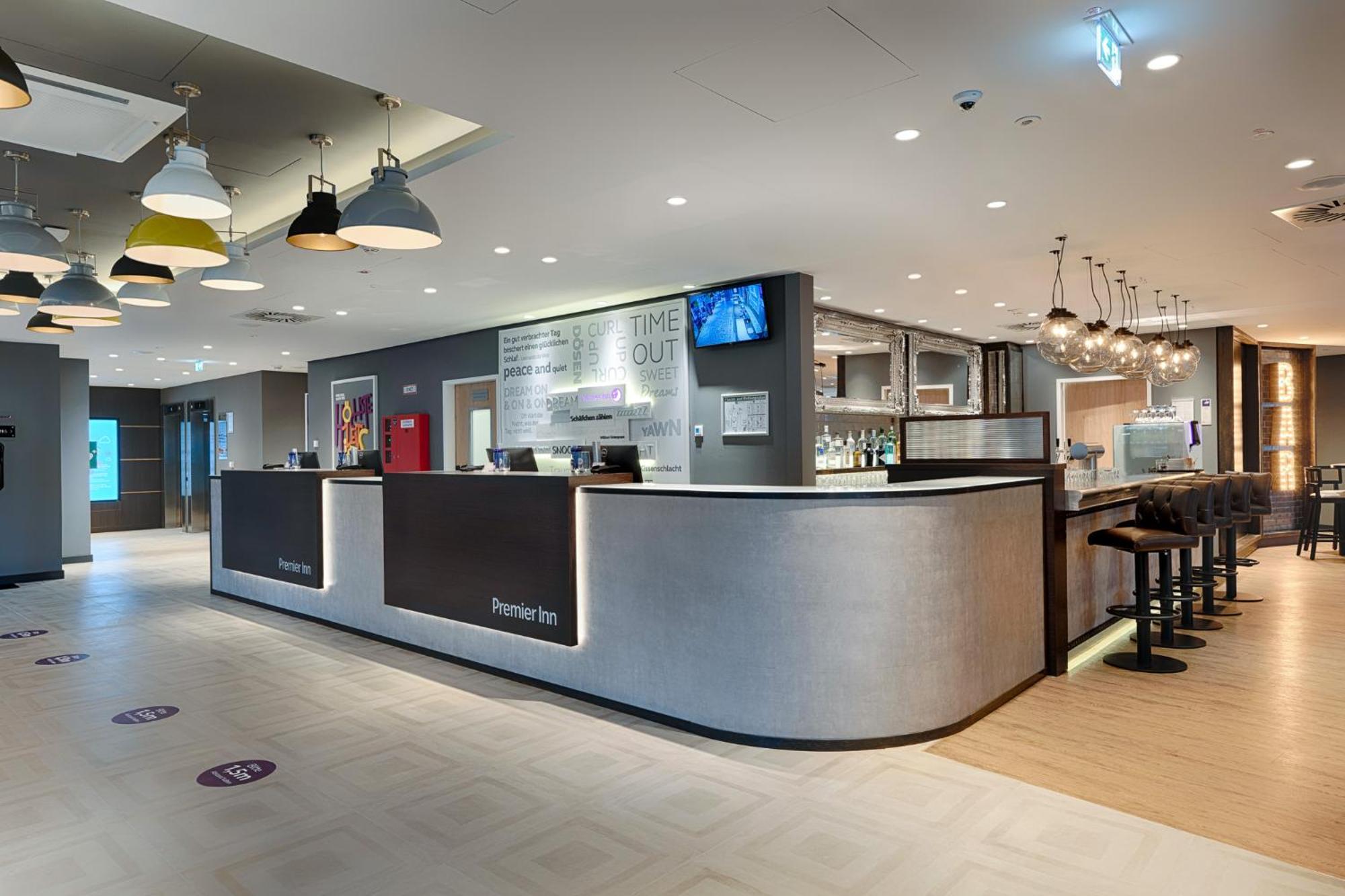 Premier Inn Berlin City Wilmersdorf Exterior foto